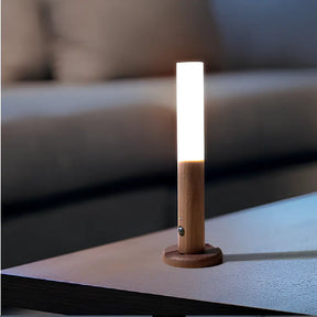 Luminária LED com sensor de movimento recarregável